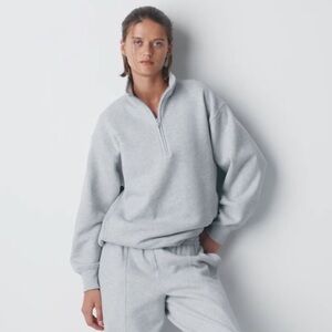 Aitzia cozy sweatfleece boyfriend 1/2 zip sweatshirt